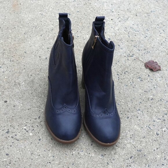 NWT Bell Marie Navy Faux Fur Lined Block Heel Boots 10 - Picture 2 of 8